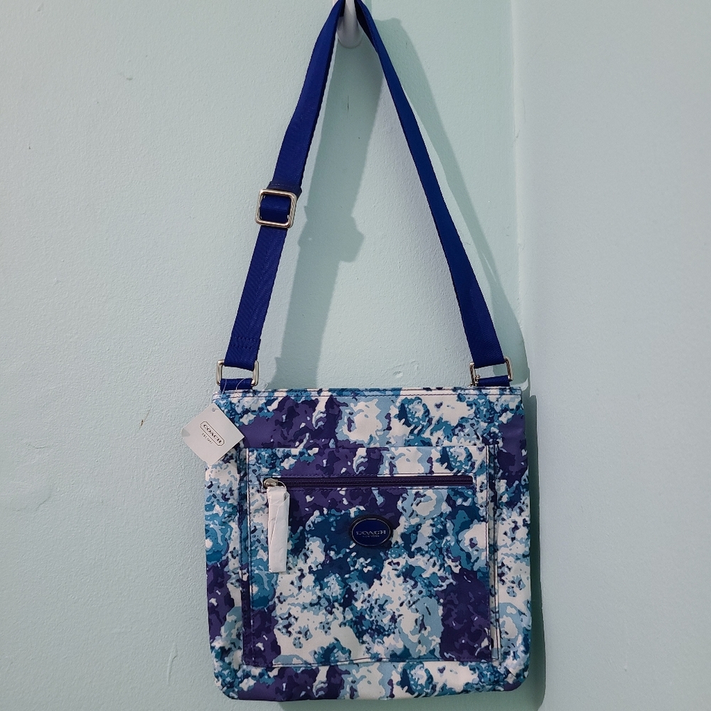 NWT Coach Signature Crossbody Bag